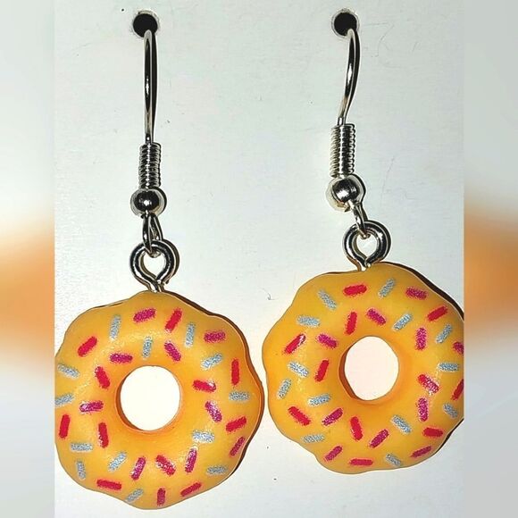 Hand crafted doughnut dangle earrings - Picture 5 of 6